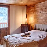 Chalet Spacieux Au Grand-bornand Avec Parking Et Animaux Admis - Fr-1-467-151 *