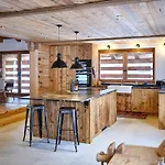 Spacieux Au Grand-bornand Avec Parking Et Animaux Admis - Fr-1-467-151 *