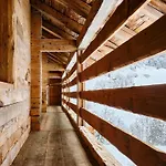 Chalet Spacieux Au Grand-bornand Avec Parking Et Animaux Admis - Fr-1-467-151 *